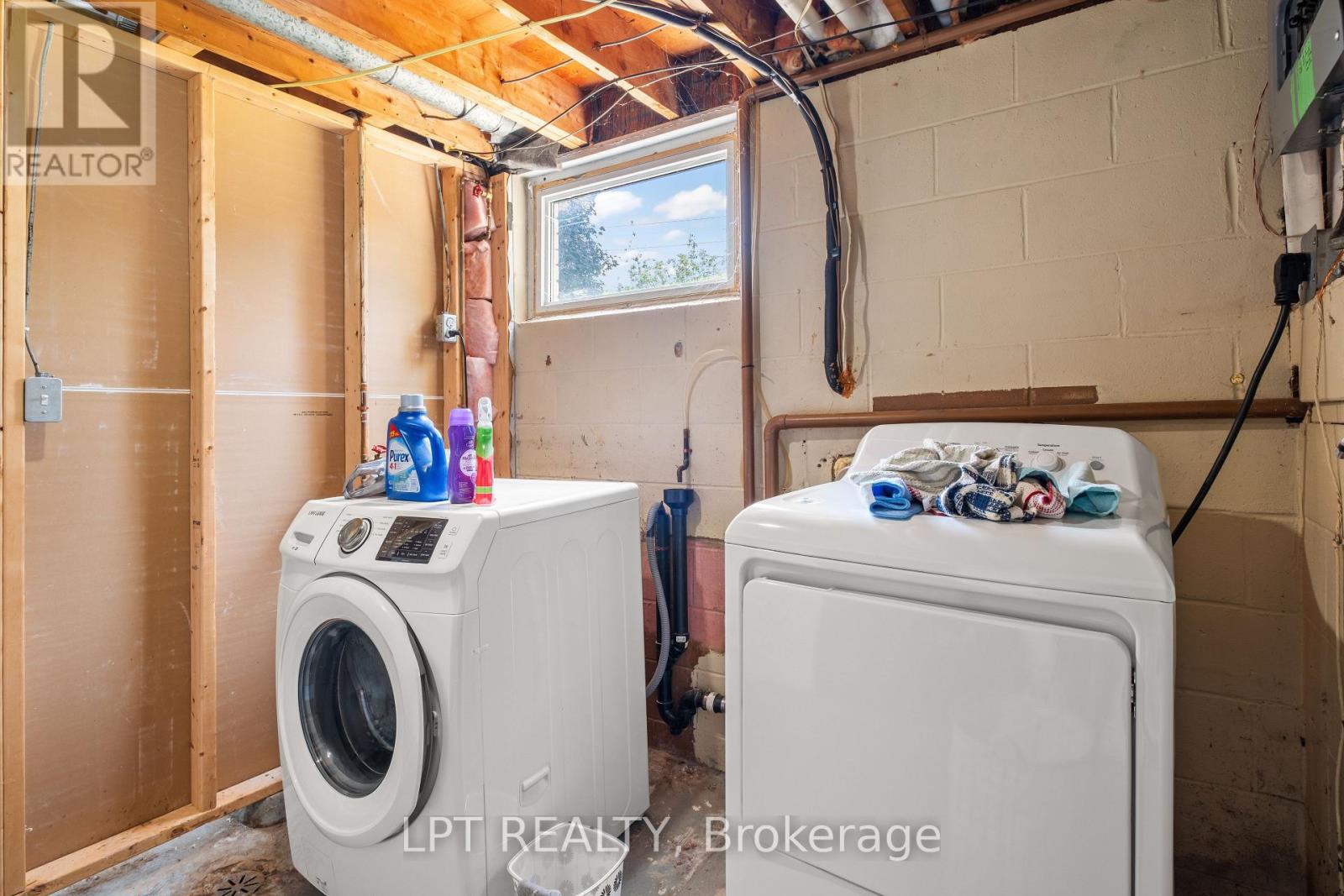 Photo 10 of 14 Herchmer Crescent, Kingston ON