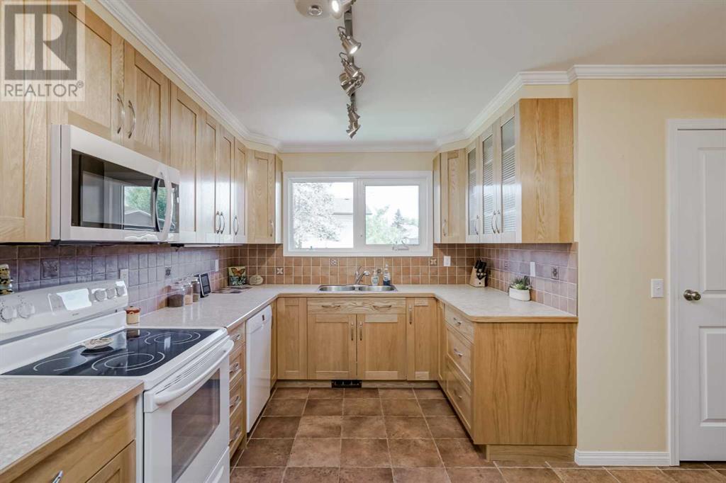 Single Family House Bungalow for Sale in  Whitefield Close NE Whitehorn Calgary 