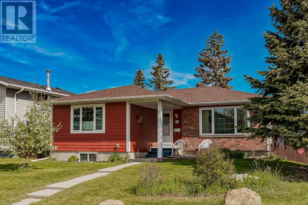 Single Family House Bungalow for Sale in  Whitefield Close NE Whitehorn Calgary 