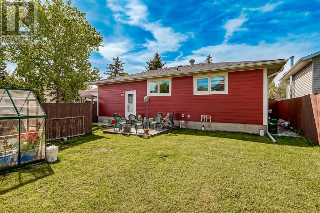 Single Family House Bungalow for Sale in  Whitefield Close NE Whitehorn Calgary 
