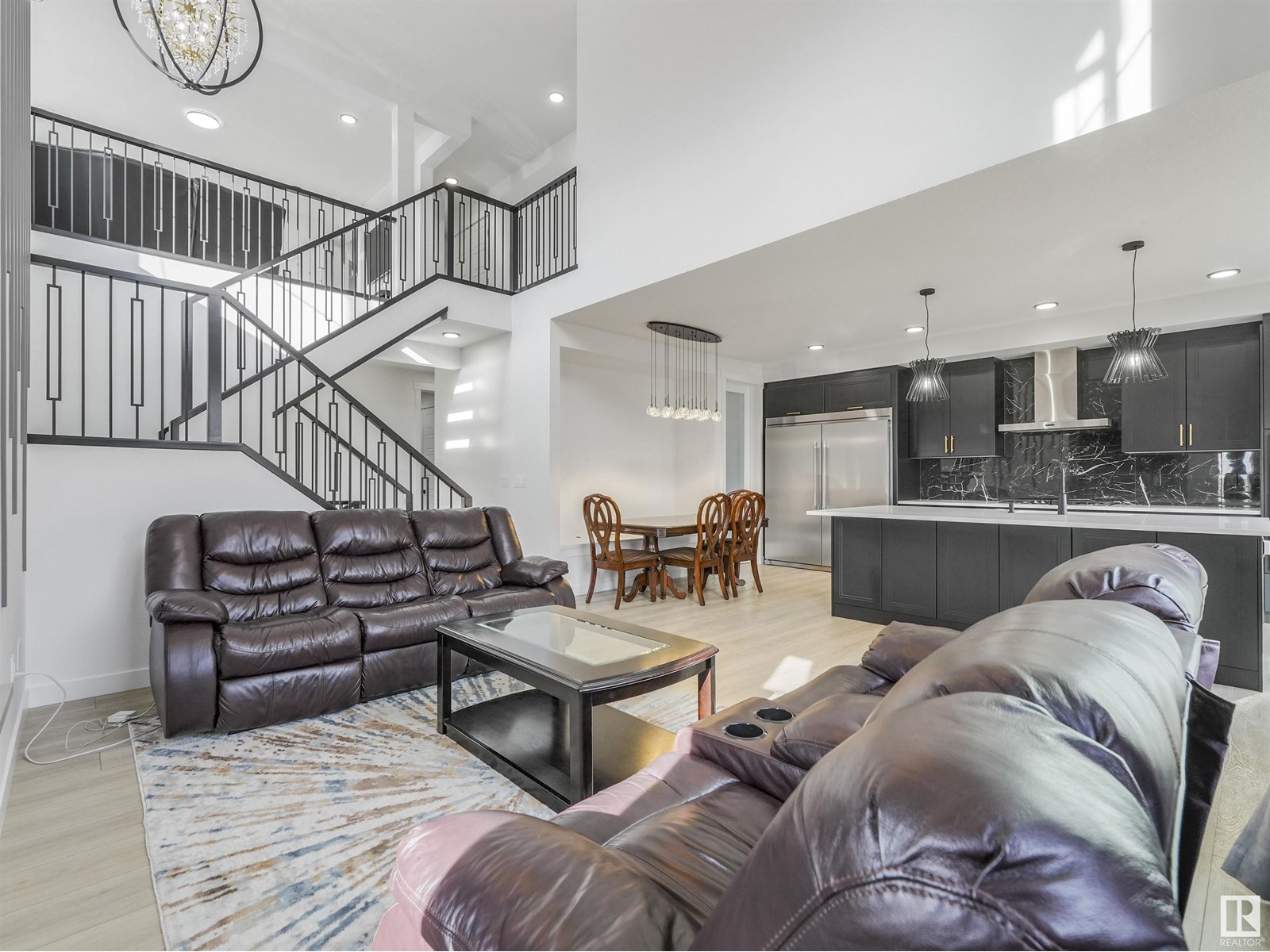 Photo 10 of 1581 Howes Pl Sw, Edmonton AB