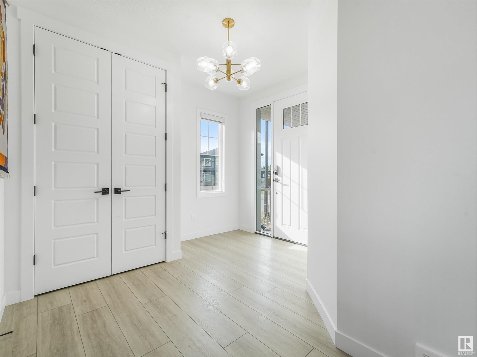 Photo 4 of 1581 Howes Pl Sw, Edmonton AB