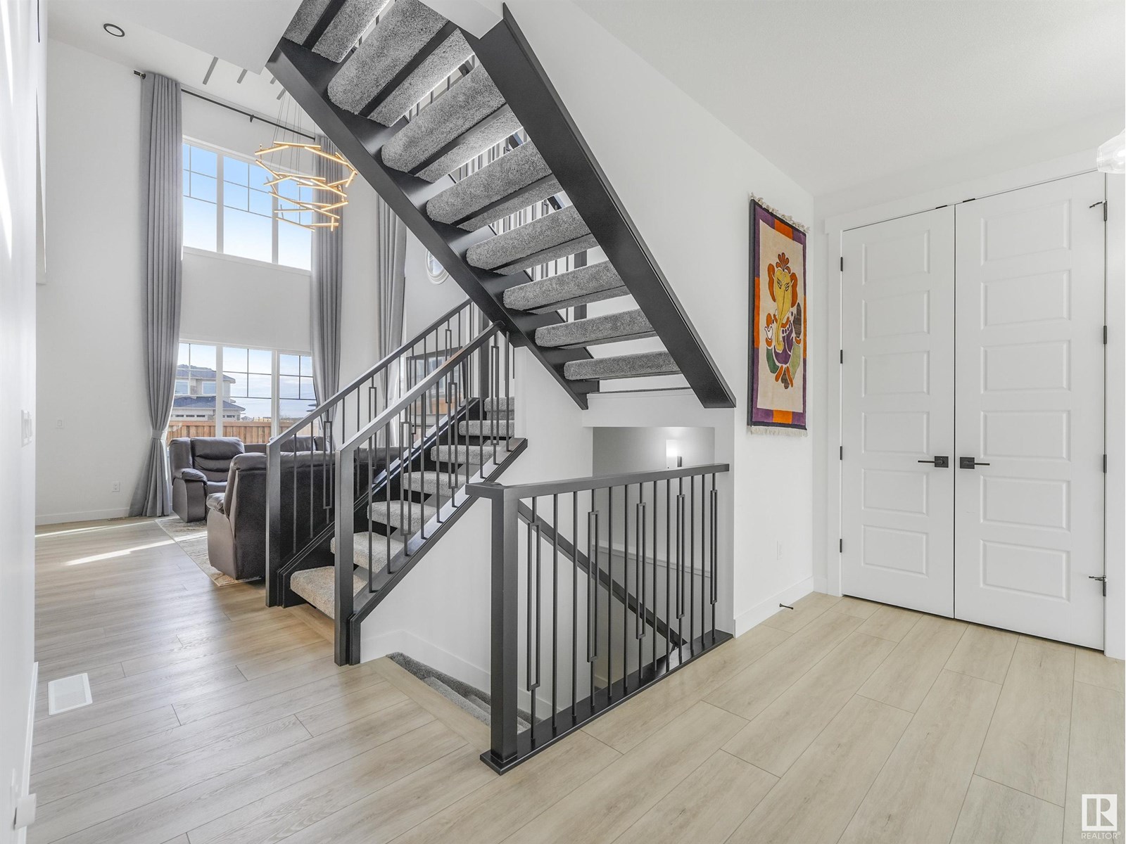 Photo 6 of 1581 Howes Pl Sw, Edmonton AB