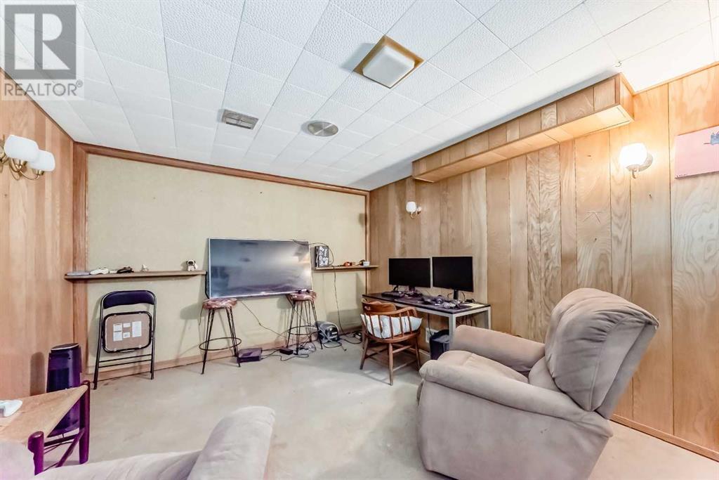 Single Family House Bungalow for Sale in  Rosewood Road NW Rosemont Calgary 