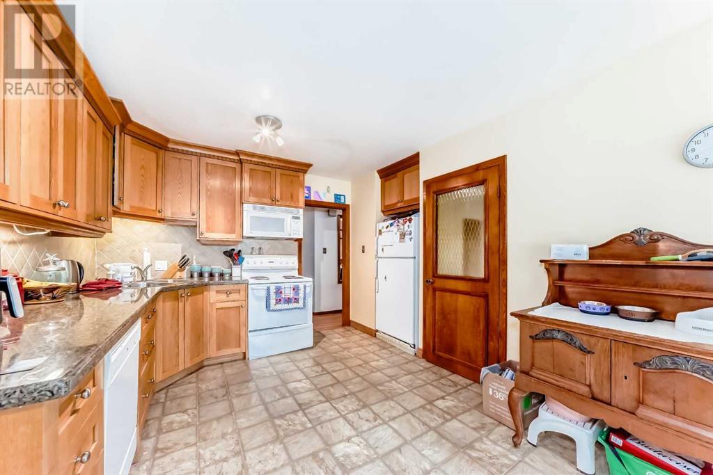 Single Family House Bungalow for Sale in  Rosewood Road NW Rosemont Calgary 