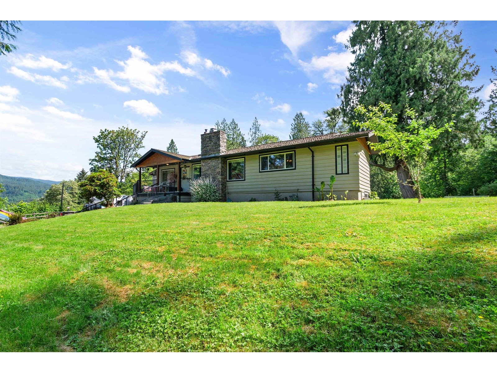 9380 HAYWARD STREET, Mission