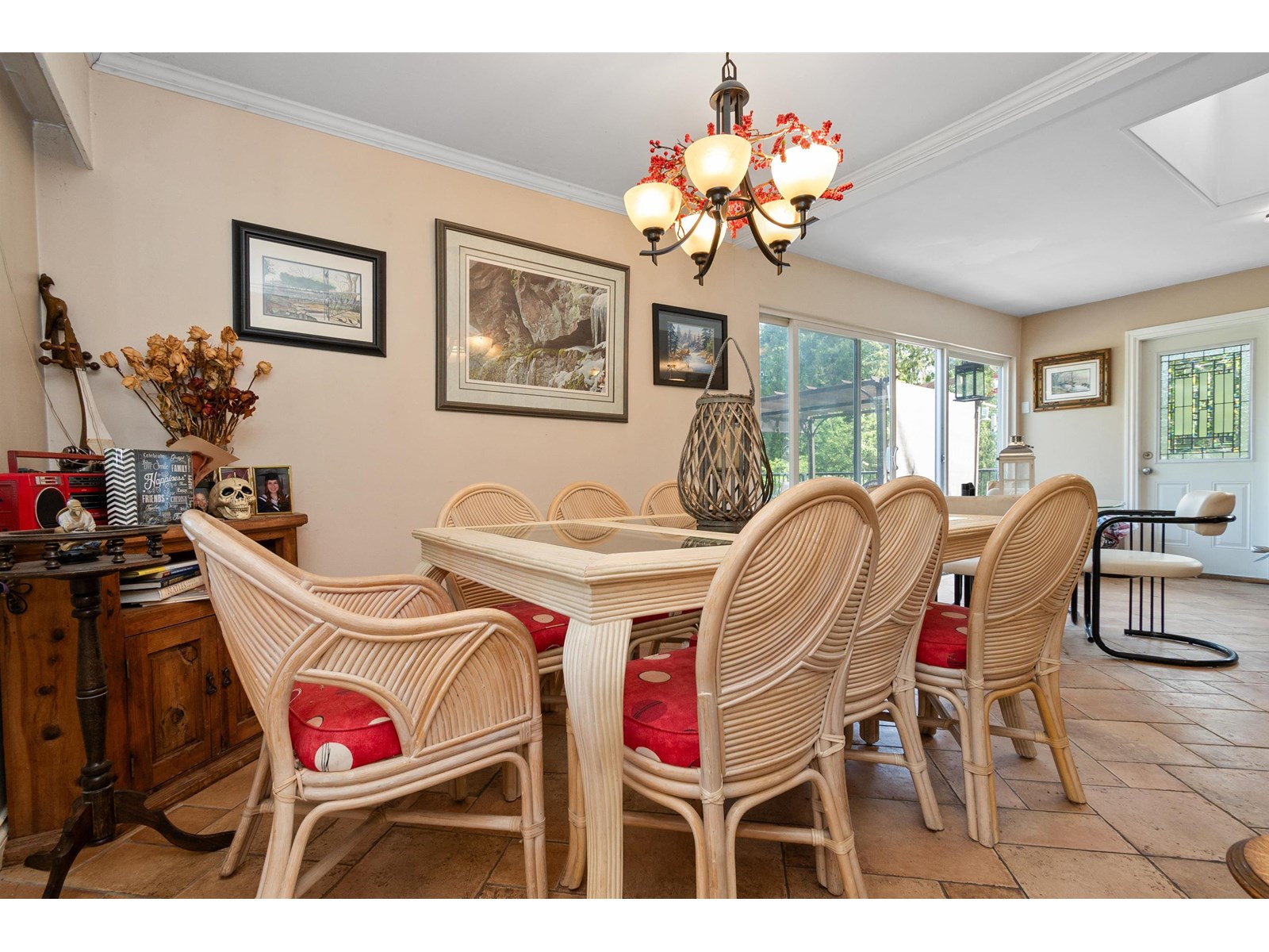 9380 HAYWARD STREET, Mission