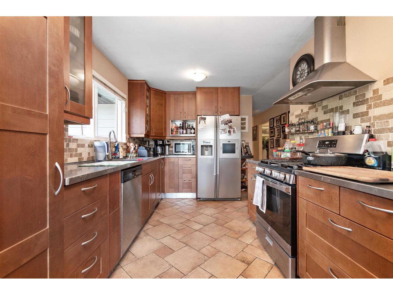 9380 HAYWARD STREET, Mission