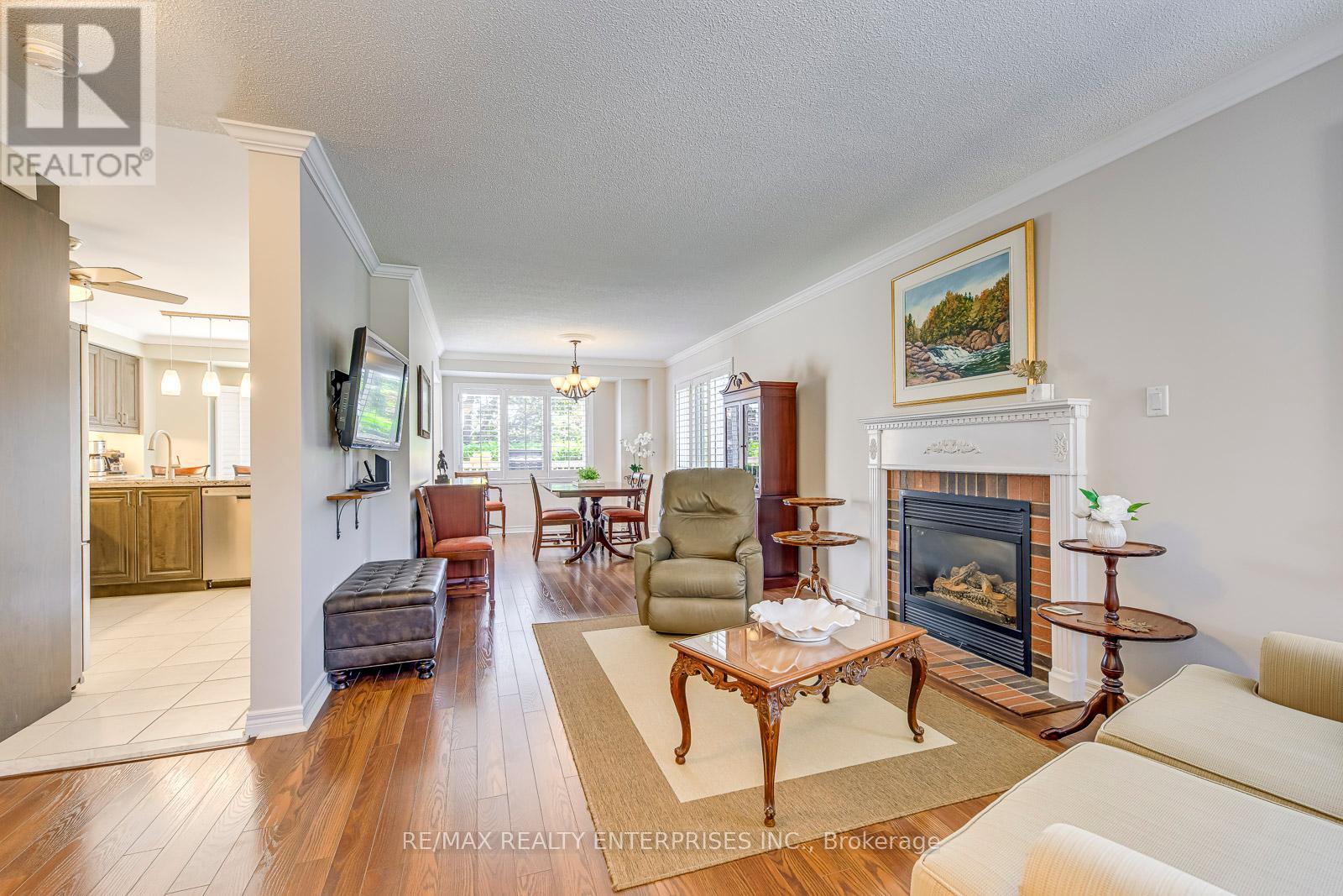Photo 6 of 25 5658 Glen Erin Drive, Mississauga ON