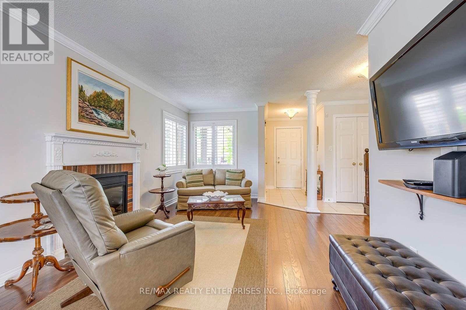 Photo 8 of 25 5658 Glen Erin Drive, Mississauga ON