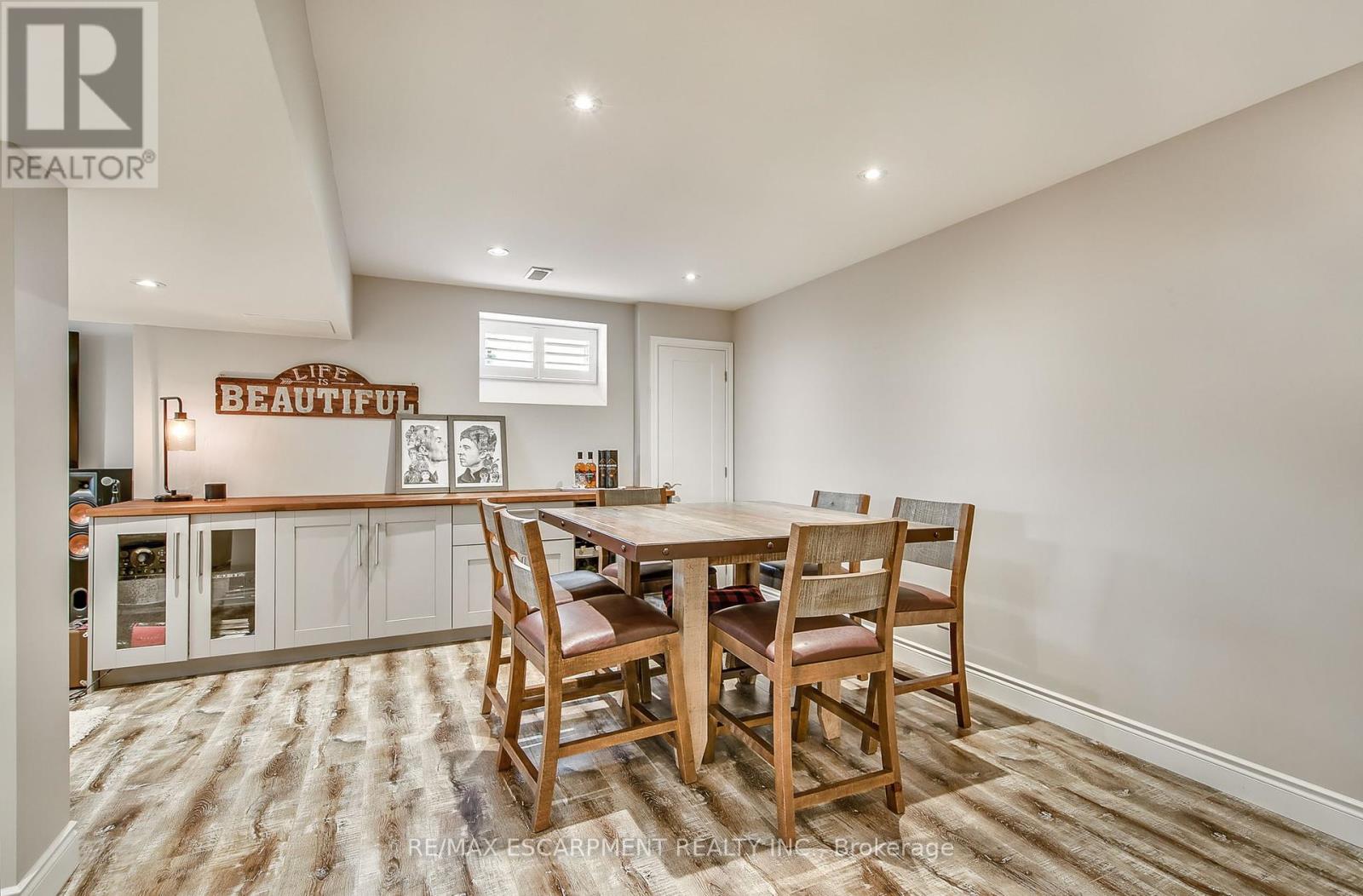 Photo 31 of 9 Valley Ridge Lane, Hamilton ON