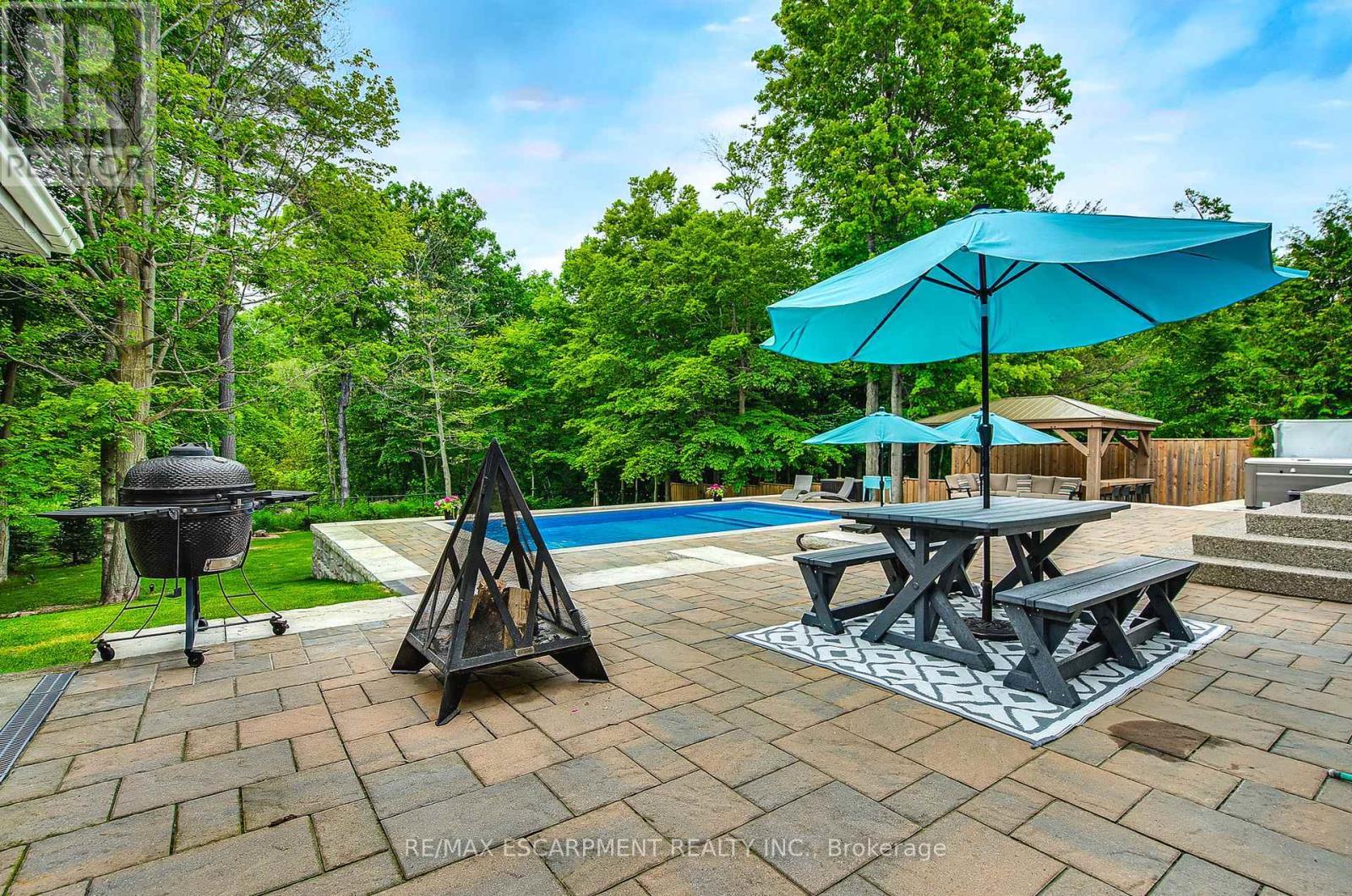 Photo 37 of 9 Valley Ridge Lane, Hamilton ON