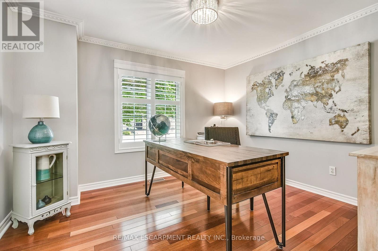 Photo 4 of 9 Valley Ridge Lane, Hamilton ON