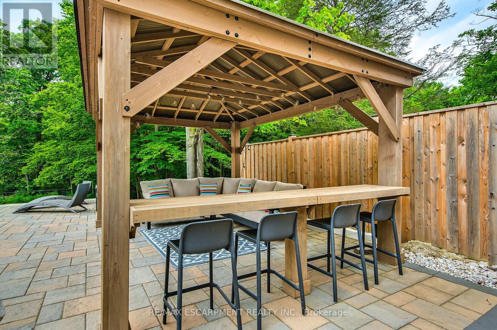 Photo 40 of 9 Valley Ridge Lane, Hamilton ON