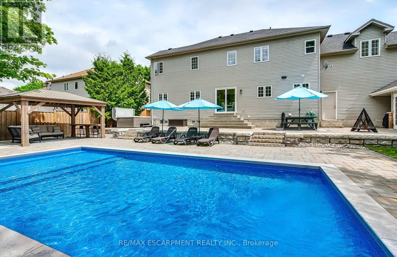 Photo 42 of 9 Valley Ridge Lane, Hamilton ON