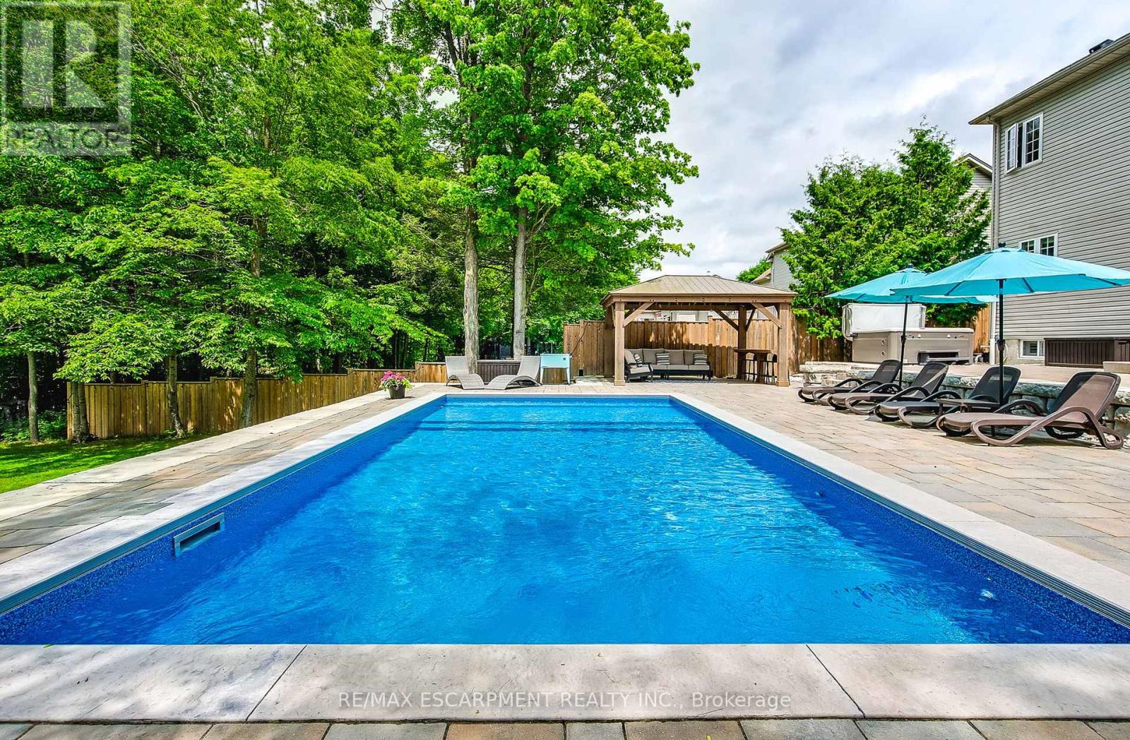 Photo 43 of 9 Valley Ridge Lane, Hamilton ON
