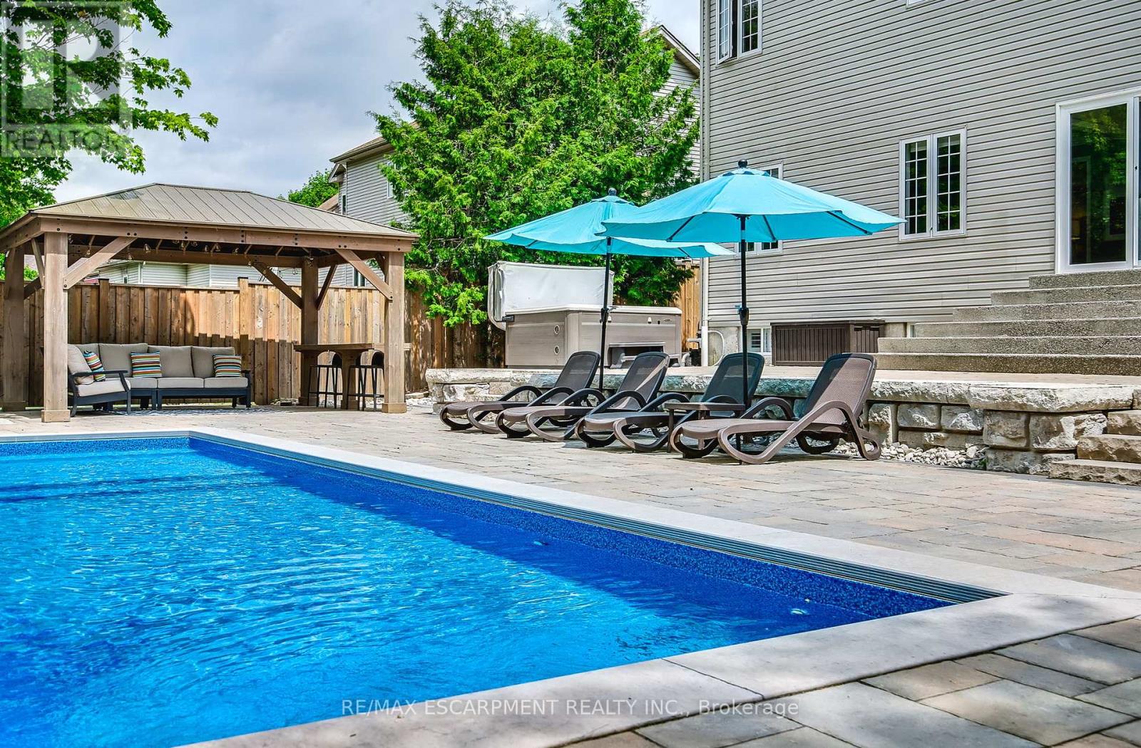 Photo 44 of 9 Valley Ridge Lane, Hamilton ON