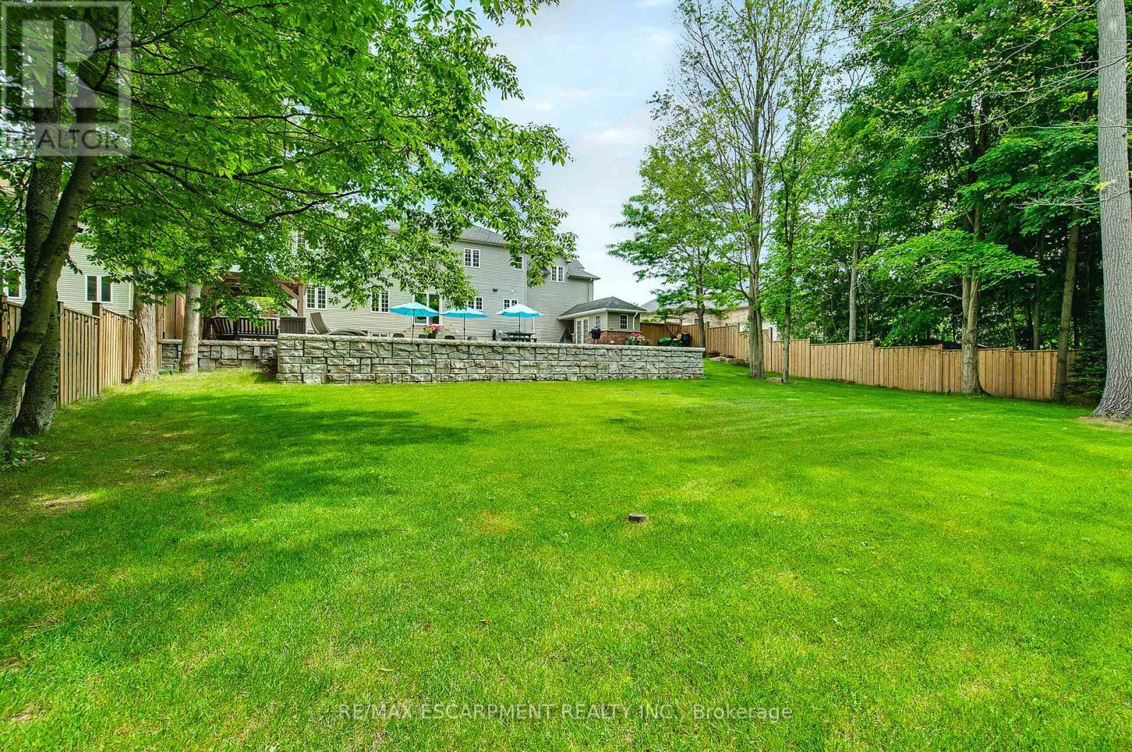 Photo 48 of 9 Valley Ridge Lane, Hamilton ON