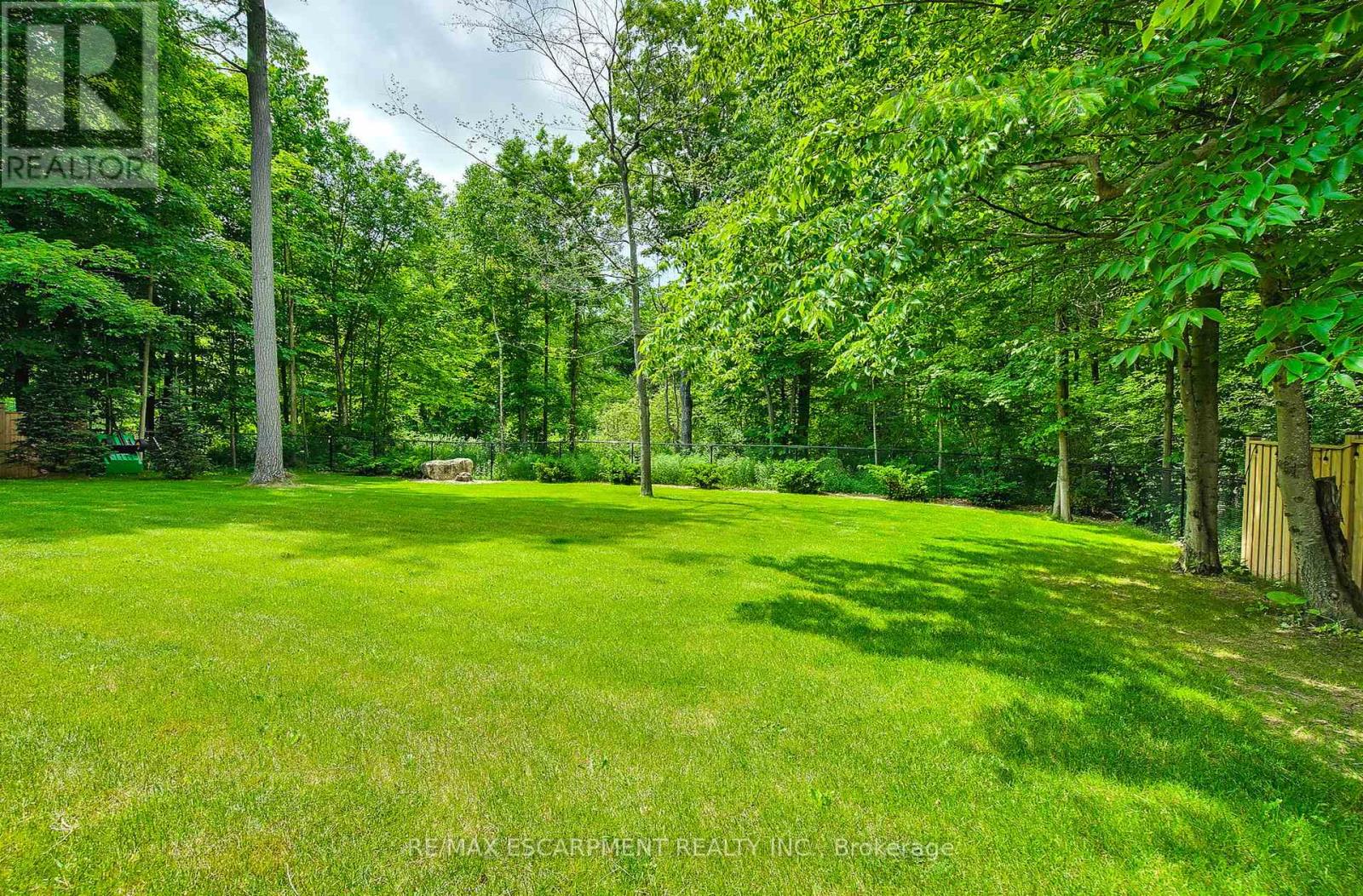 Photo 49 of 9 Valley Ridge Lane, Hamilton ON