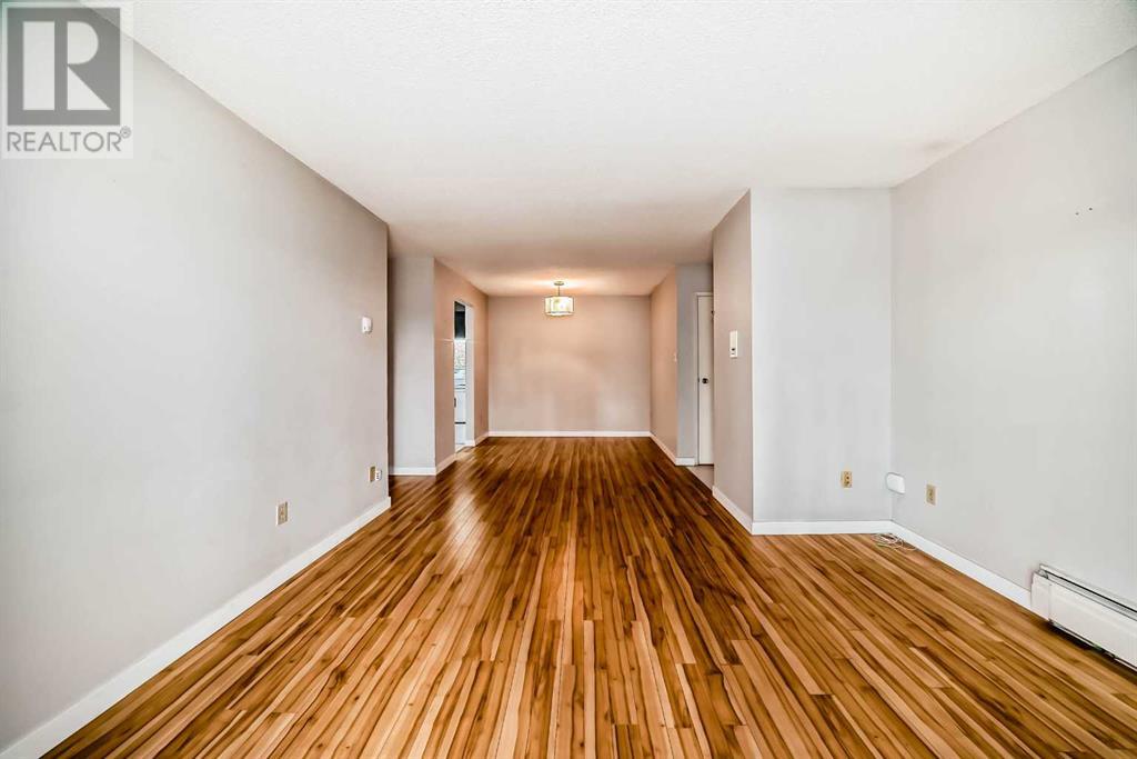Single Family House for Sale in   Southampton Drive SW Southwood Calgary 