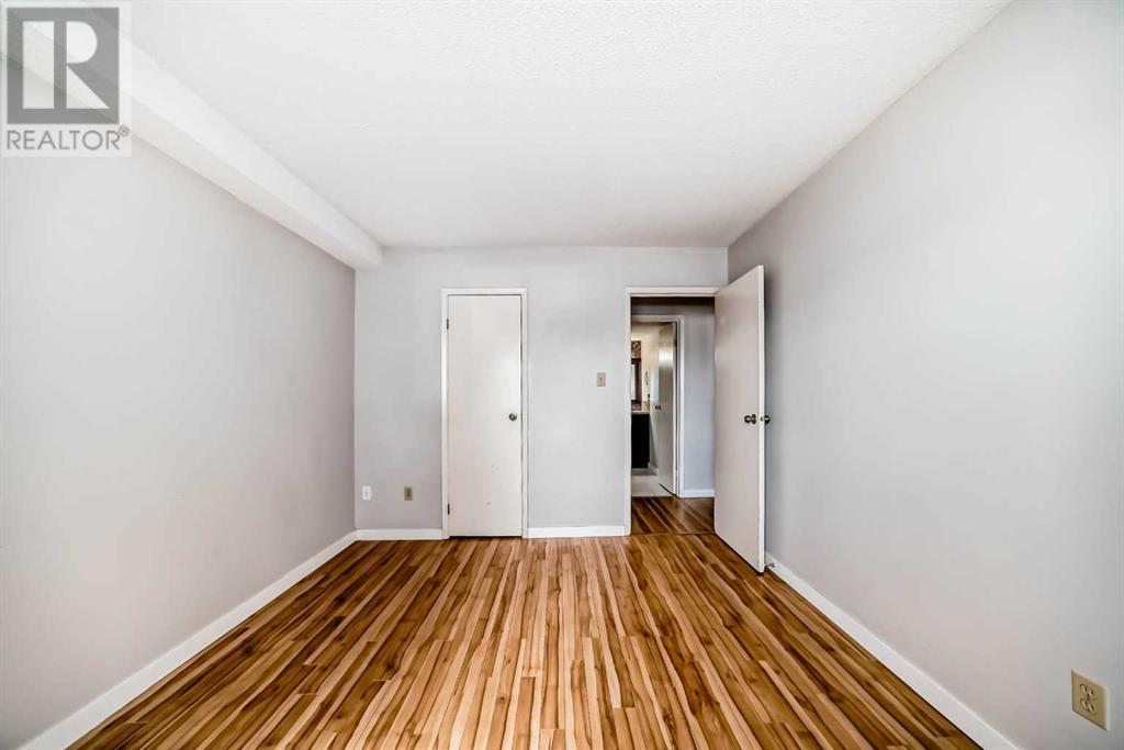 Single Family House for Sale in   Southampton Drive SW Southwood Calgary 