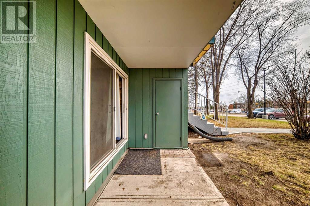 Single Family House for Sale in   Southampton Drive SW Southwood Calgary 