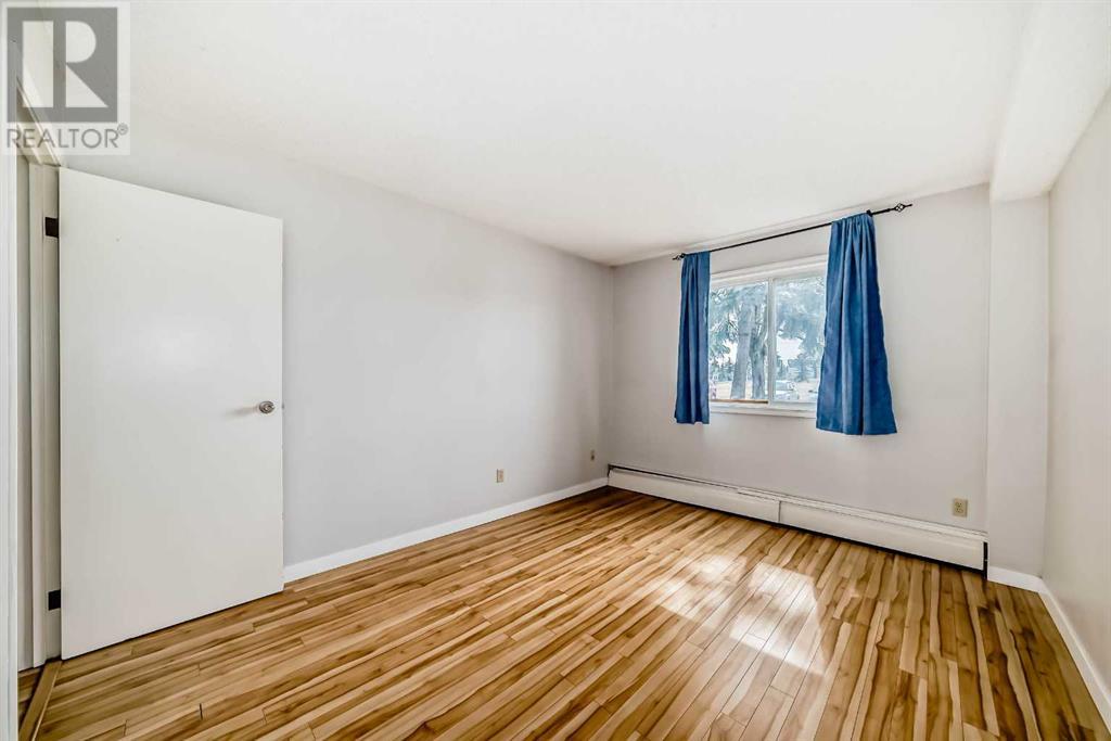 Single Family House for Sale in   Southampton Drive SW Southwood Calgary 