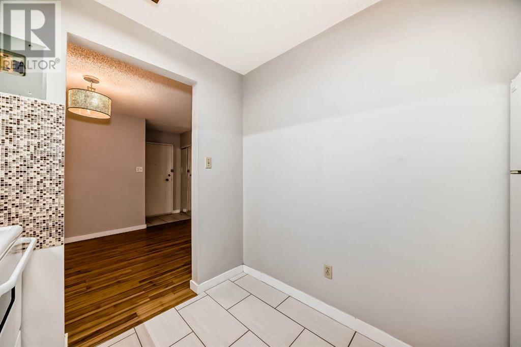 Single Family House for Sale in   Southampton Drive SW Southwood Calgary 