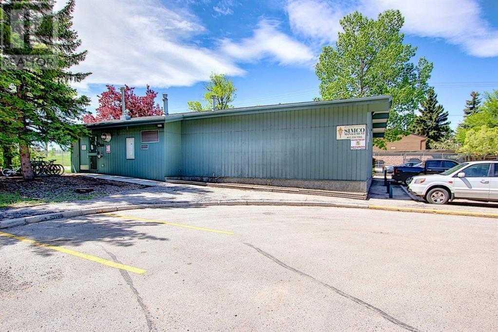 Single Family House for Sale in   Southampton Drive SW Southwood Calgary 