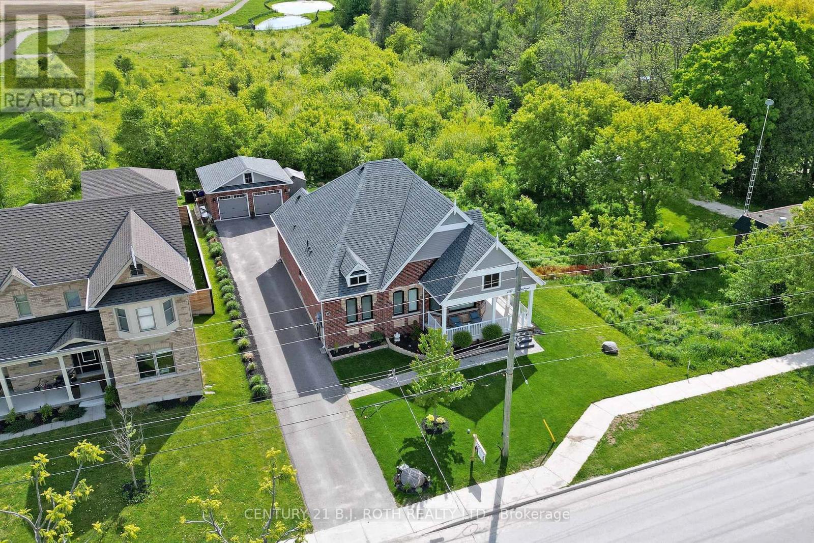 Photo 13 of 157 Mary Street, Clearview ON