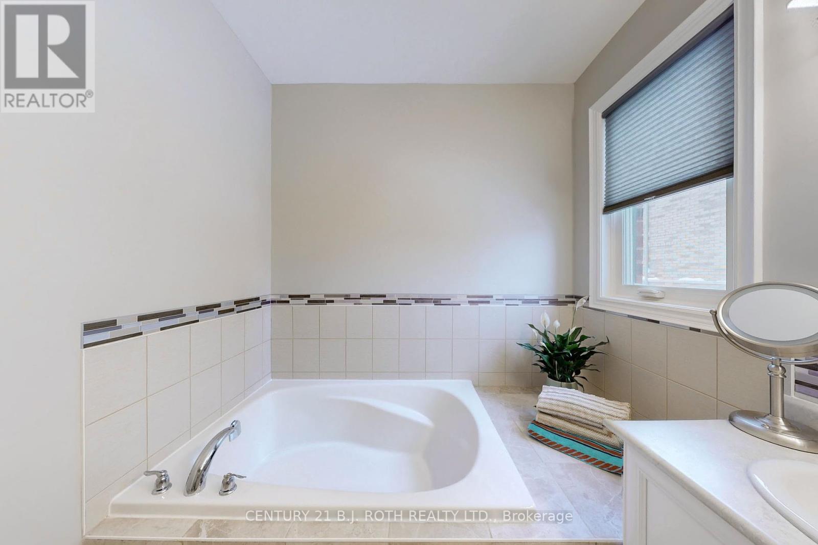 Photo 11 of 157 Mary Street, Clearview ON