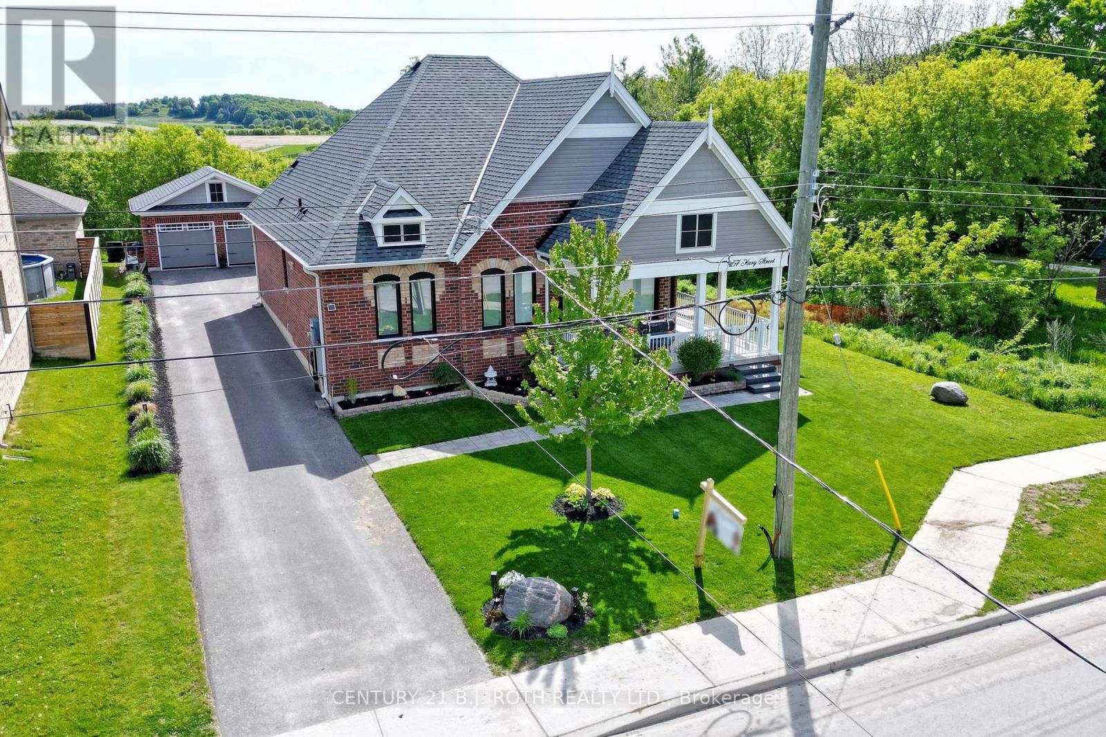 Photo 39 of 157 Mary Street, Clearview ON