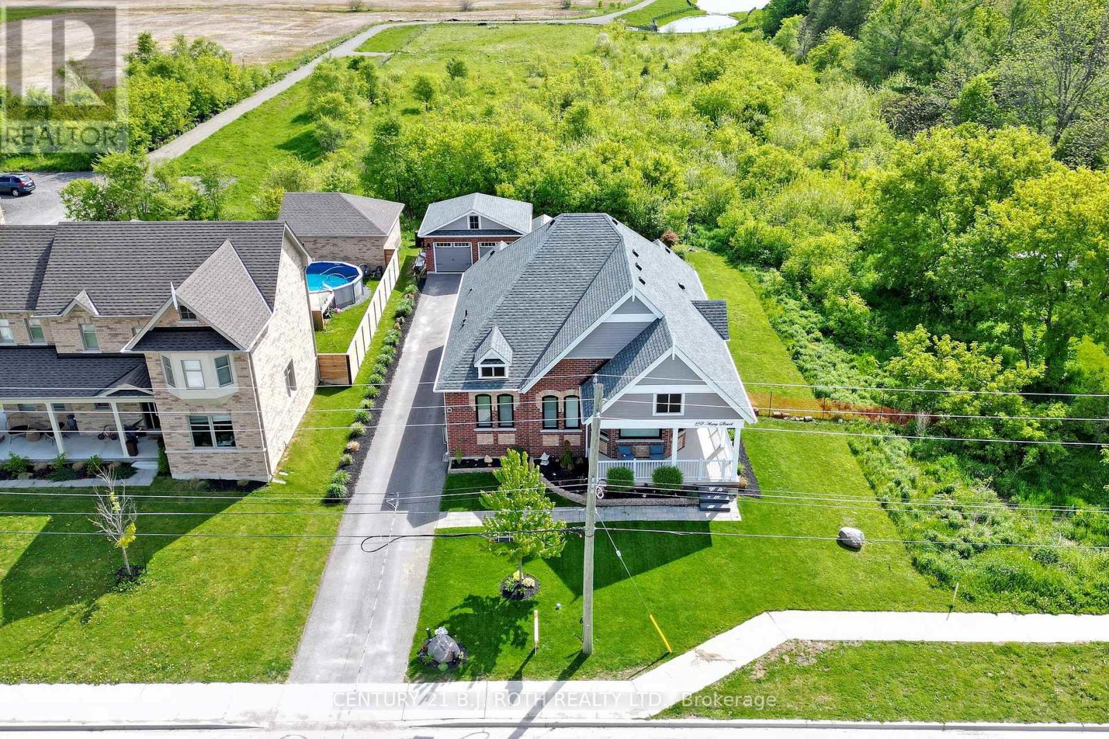 Photo 45 of 157 Mary Street, Clearview ON