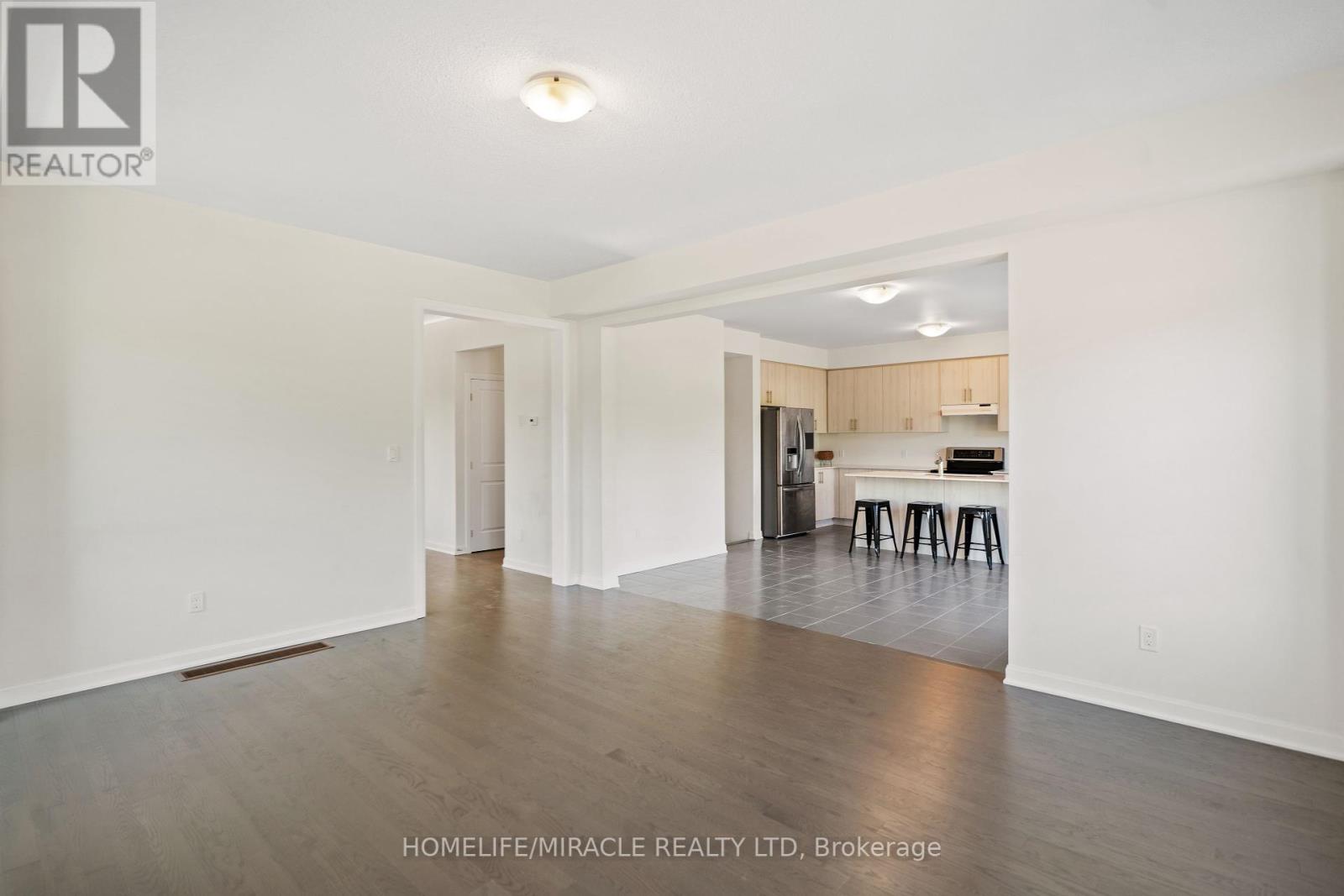 Photo 12 of 54 Oakmont Drive, Loyalist ON