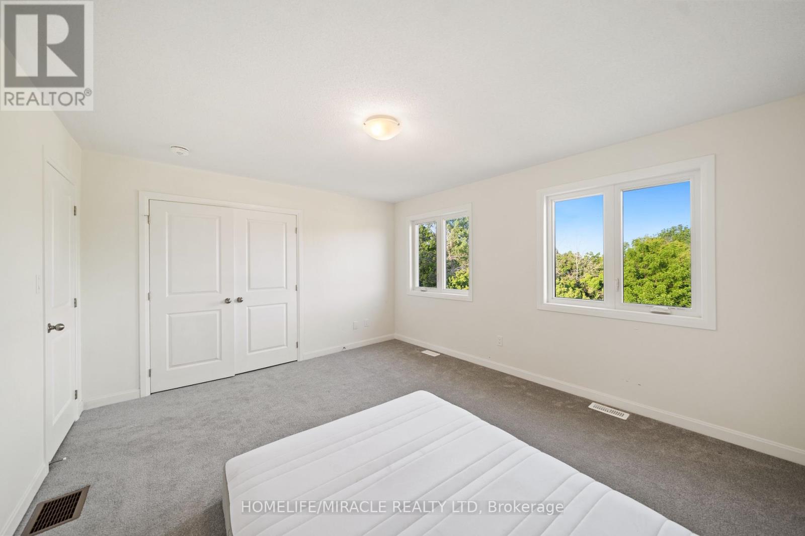 Photo 36 of 54 Oakmont Drive, Loyalist ON