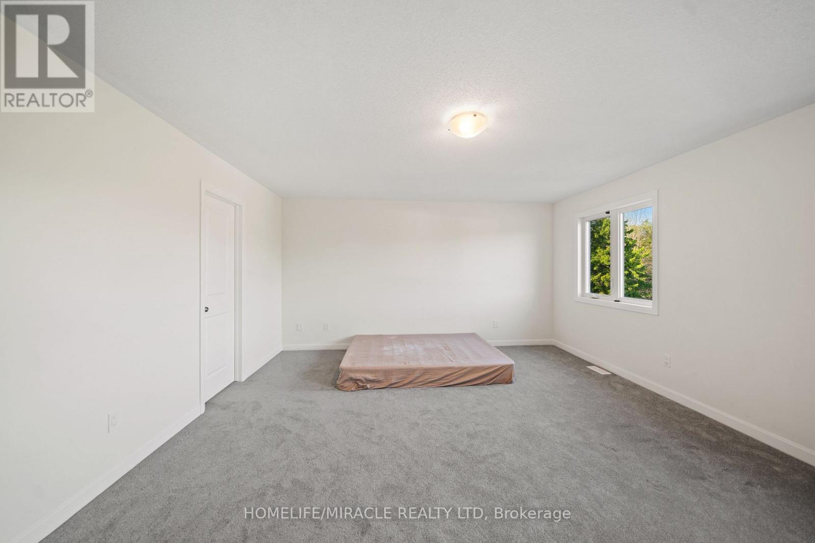 Photo 39 of 54 Oakmont Drive, Loyalist ON