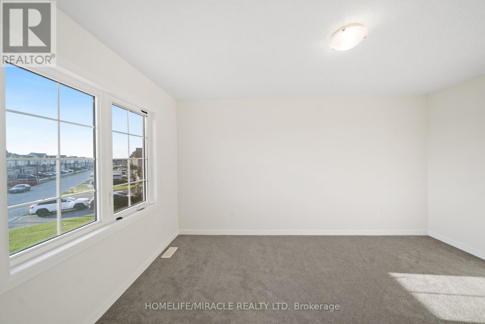 Photo 31 of 54 Oakmont Drive, Loyalist ON