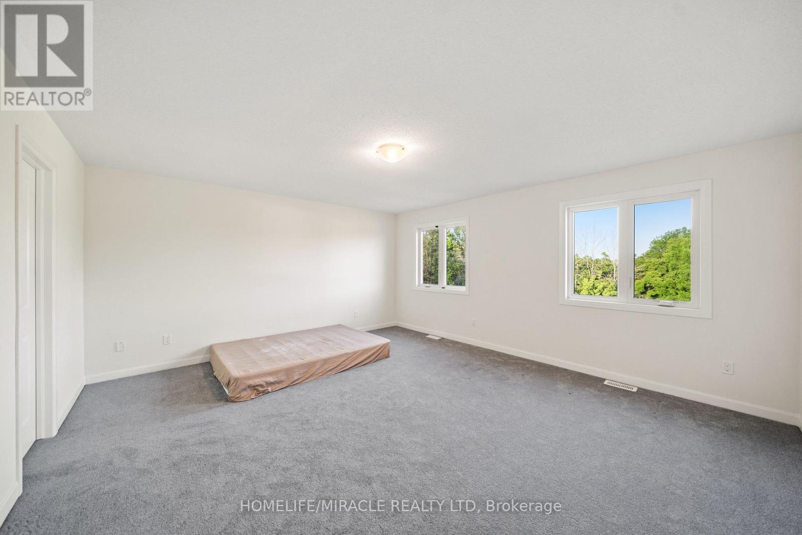 Photo 38 of 54 Oakmont Drive, Loyalist ON