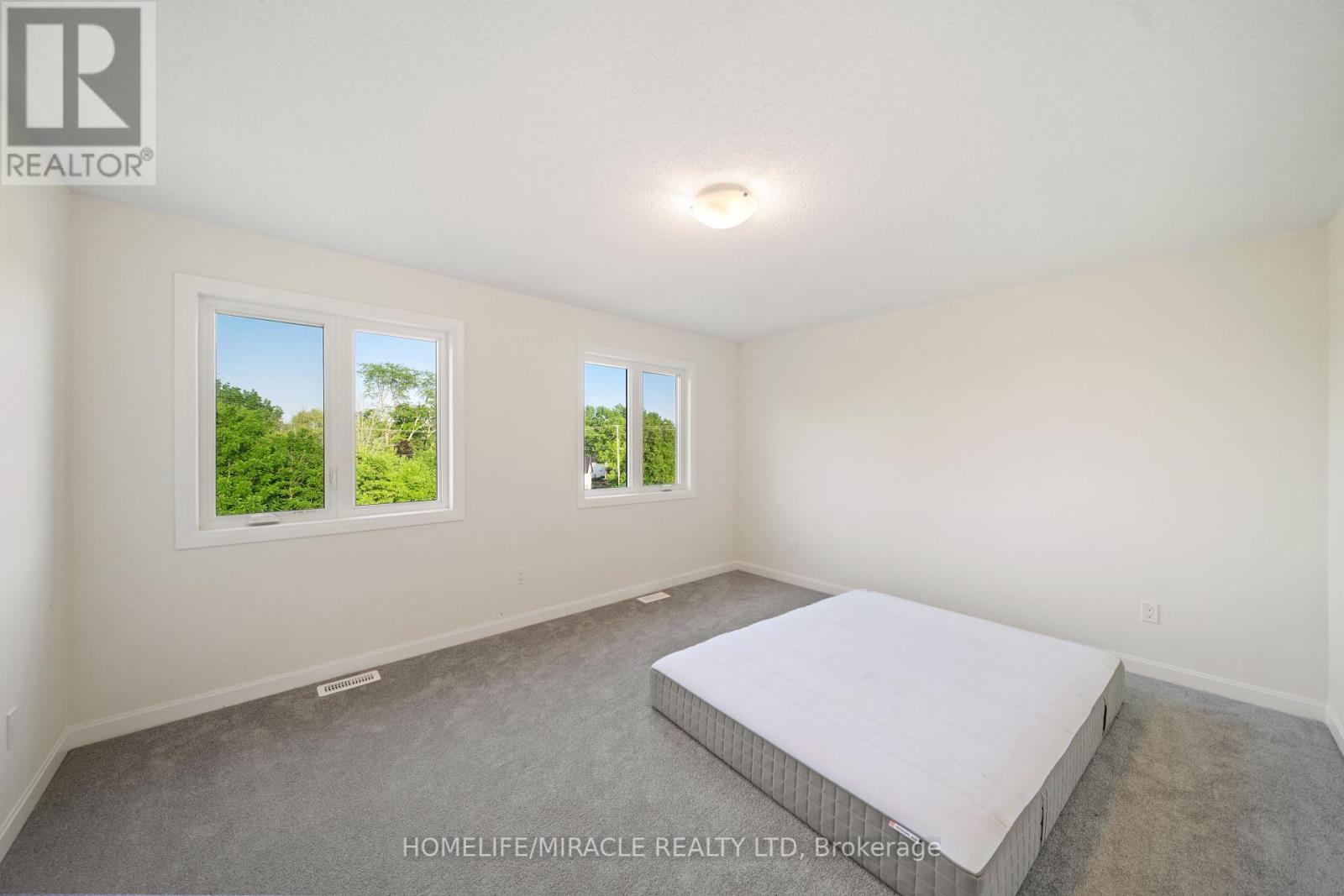 Photo 37 of 54 Oakmont Drive, Loyalist ON