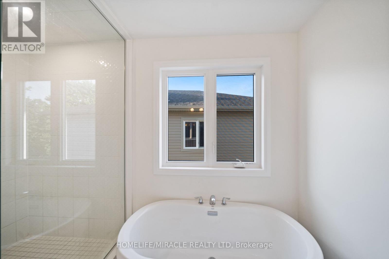Photo 43 of 54 Oakmont Drive, Loyalist ON