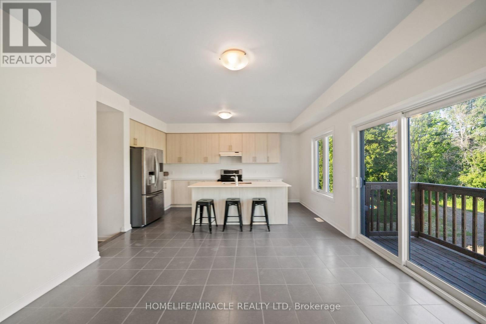 Photo 14 of 54 Oakmont Drive, Loyalist ON