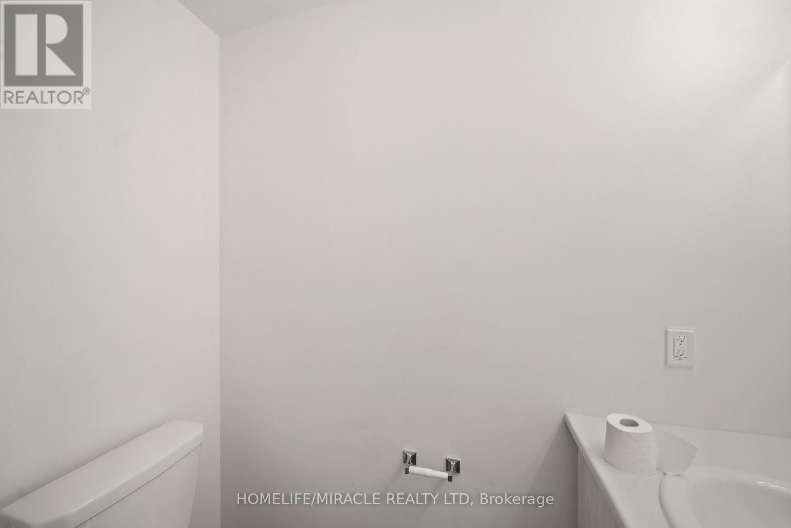 Photo 25 of 54 Oakmont Drive, Loyalist ON