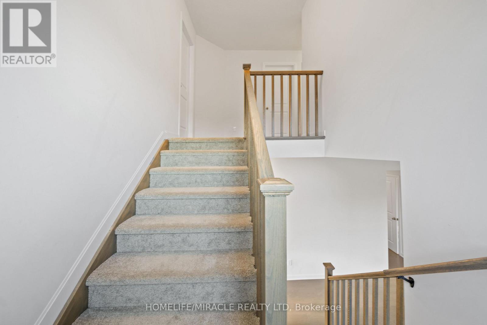 Photo 45 of 54 Oakmont Drive, Loyalist ON