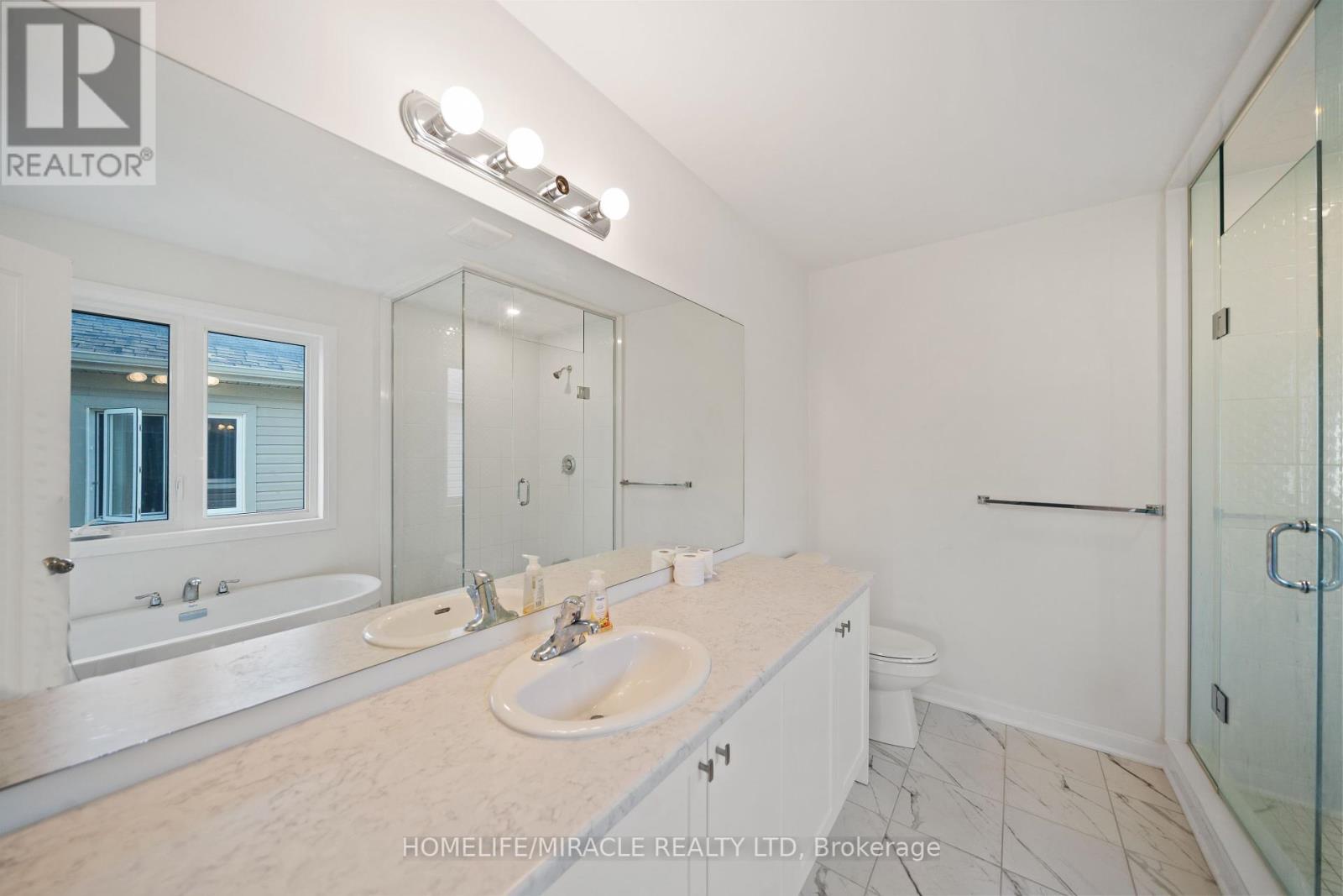 Photo 41 of 54 Oakmont Drive, Loyalist ON