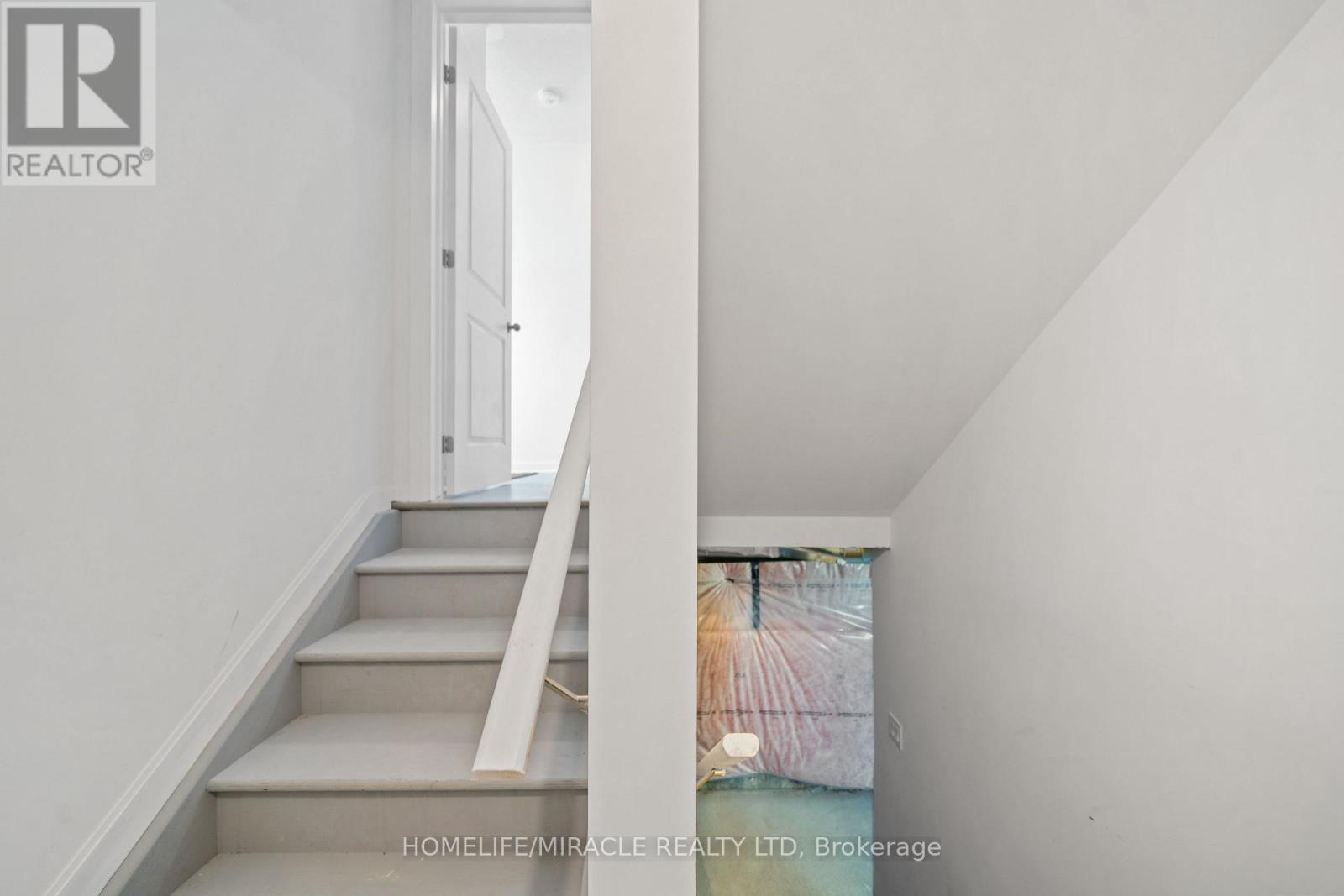 Photo 46 of 54 Oakmont Drive, Loyalist ON