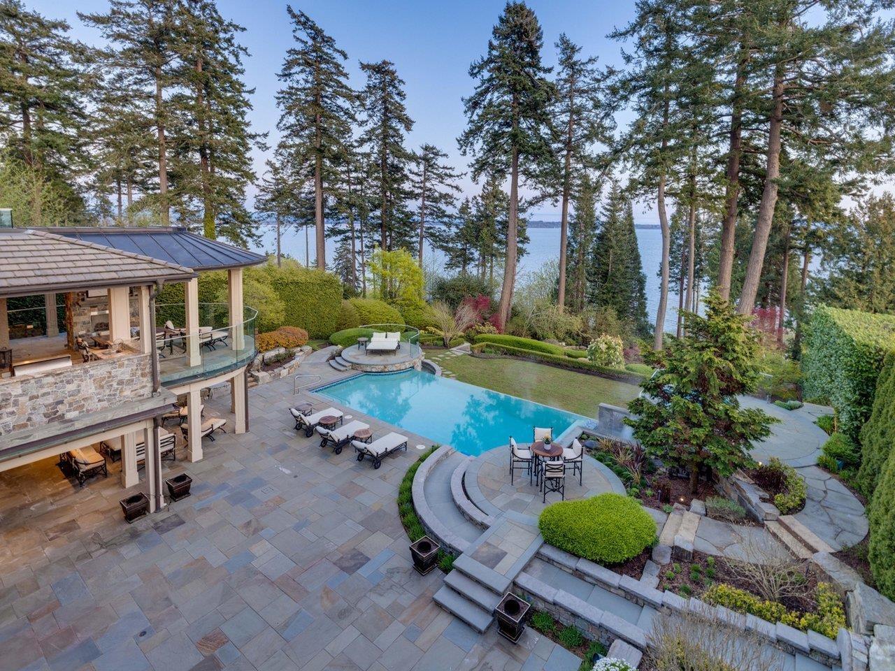 13790 MARINE DRIVE, White Rock