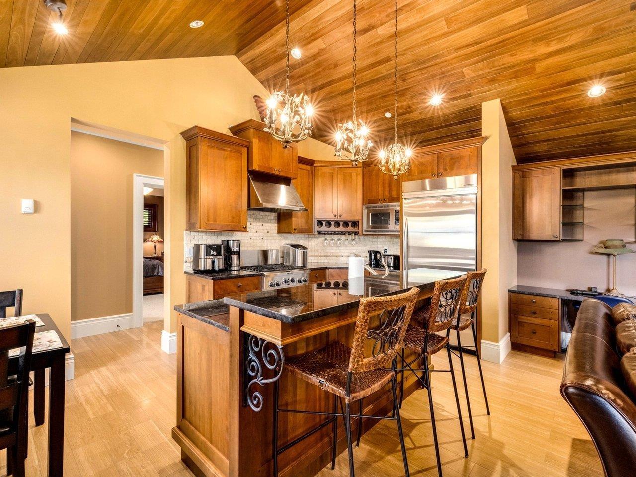 13790 MARINE DRIVE, White Rock