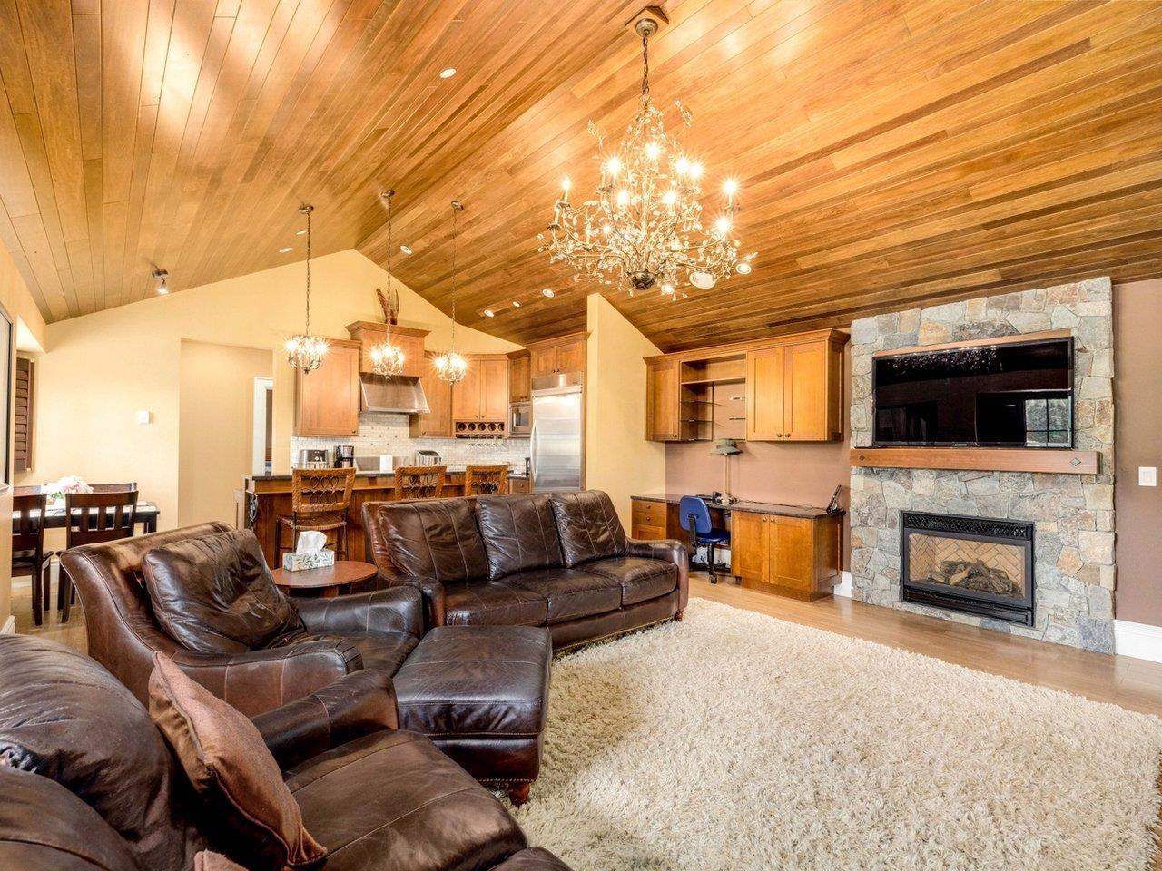 13790 MARINE DRIVE, White Rock
