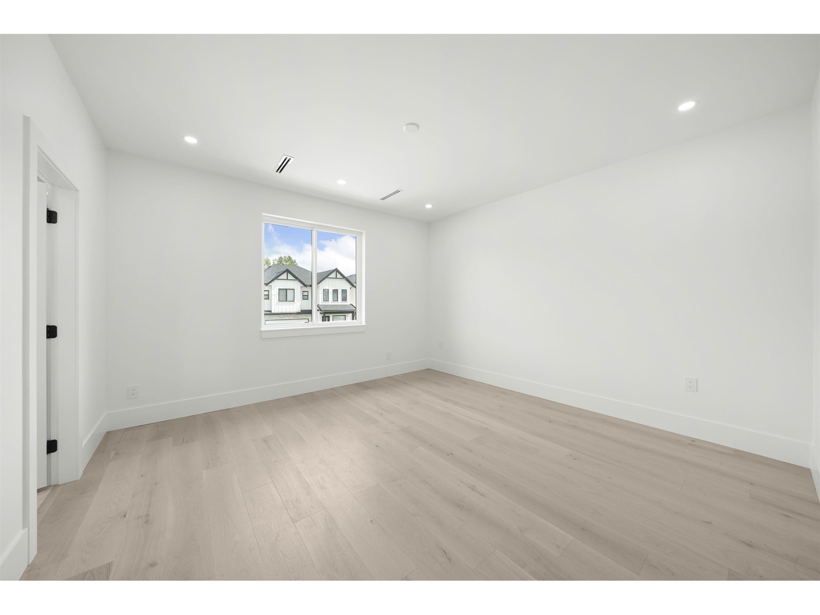 Photo 28 of 7527 205 Street, Langley BC