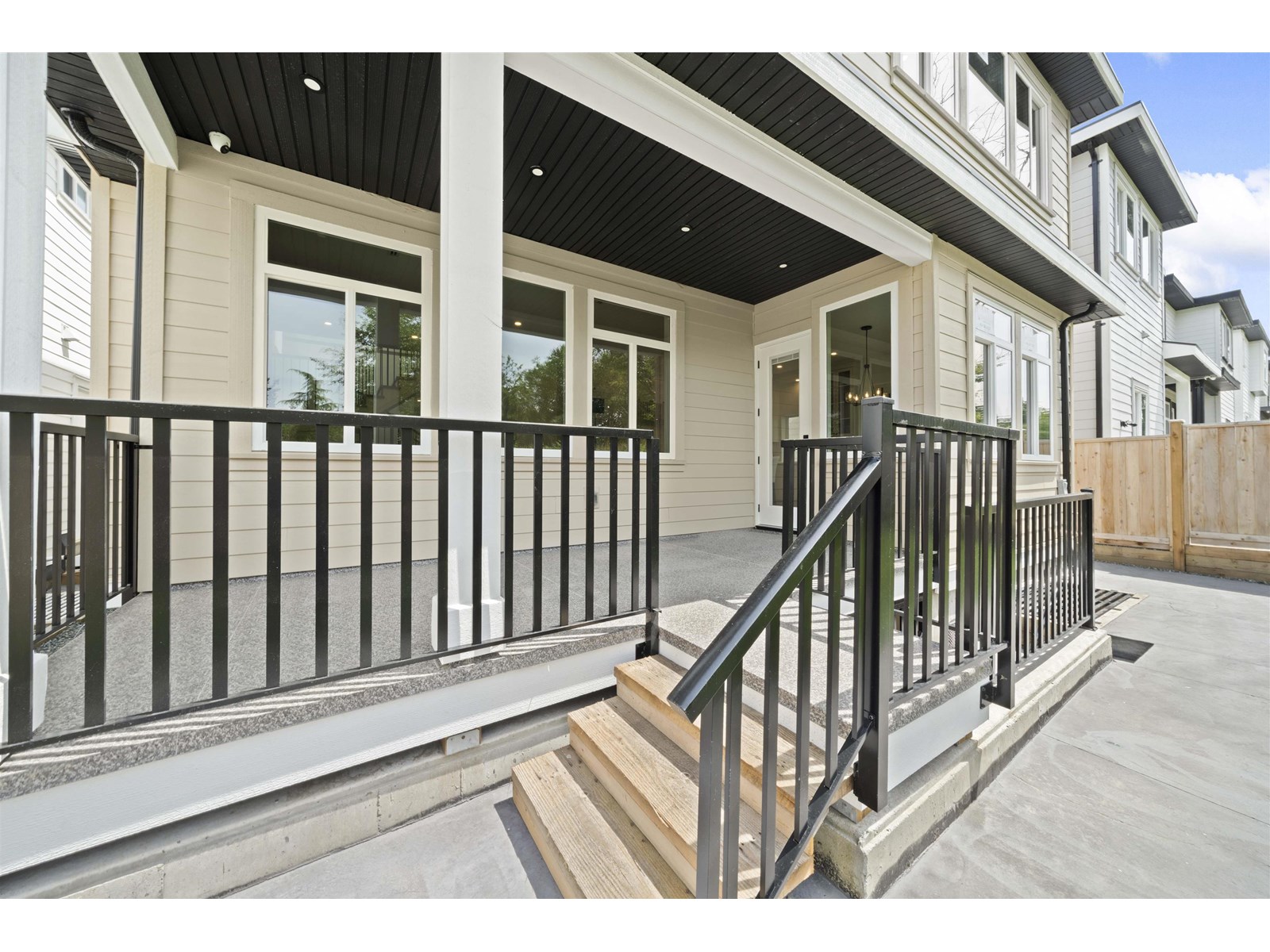 Photo 32 of 7527 205 Street, Langley BC
